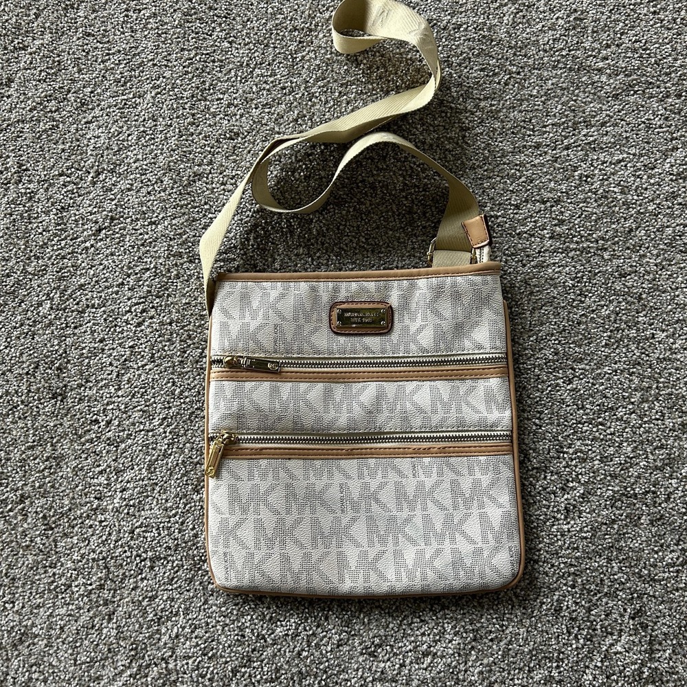 Michael Kors Crossbody Bag Womens Medium Beige Canvas Leather Zip Purse Logo